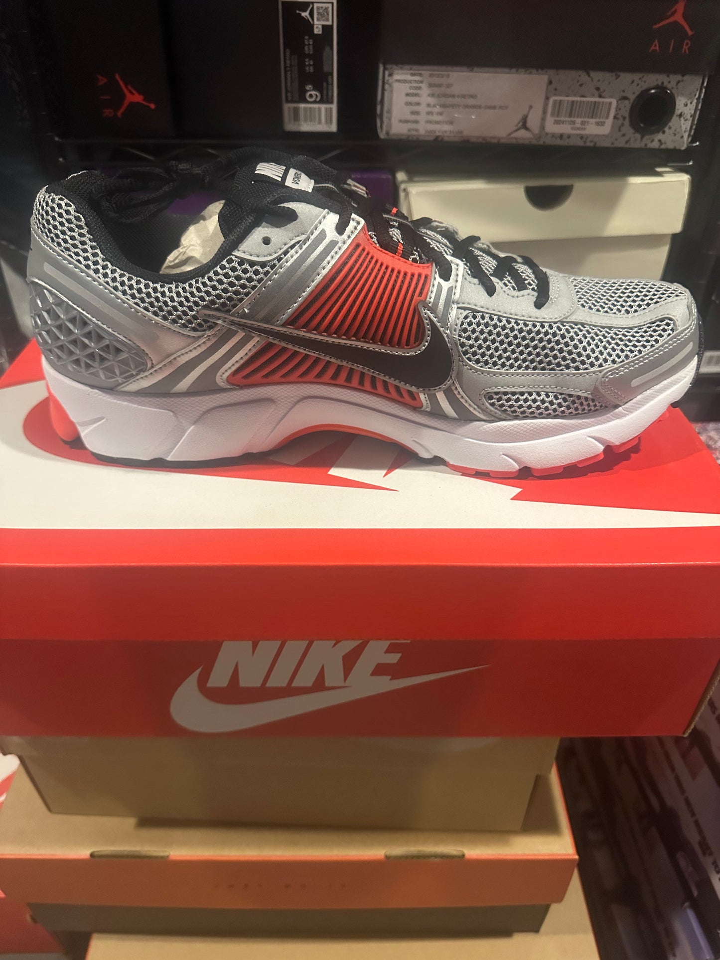 Nike Zoom Vomero 5 Bright Crimson Metallic Silver