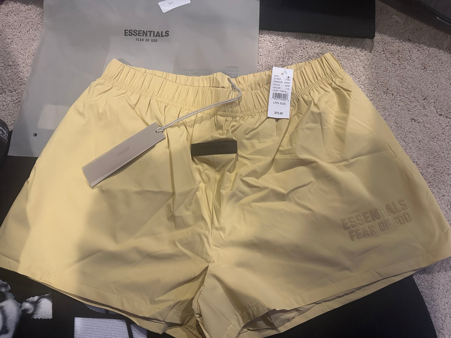 Essentials Fear of God Women’s Size Large Shorts