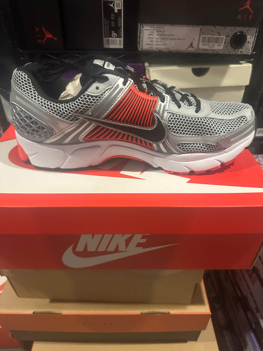 Nike Zoom Vomero 5 Bright Crimson Metallic Silver